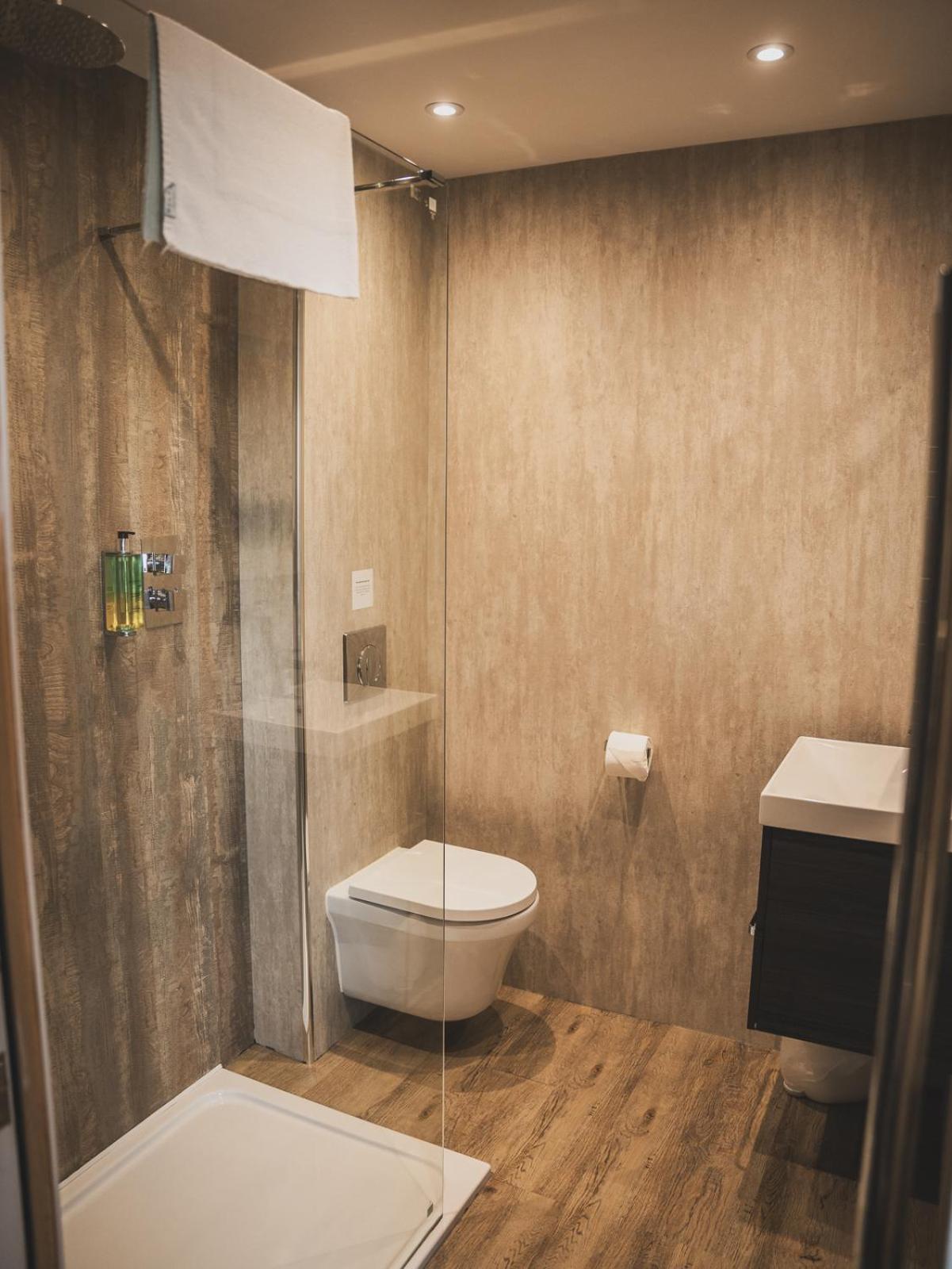 Crossways Ξενοδοχείο Wells Εξωτερικό φωτογραφία Bathroom