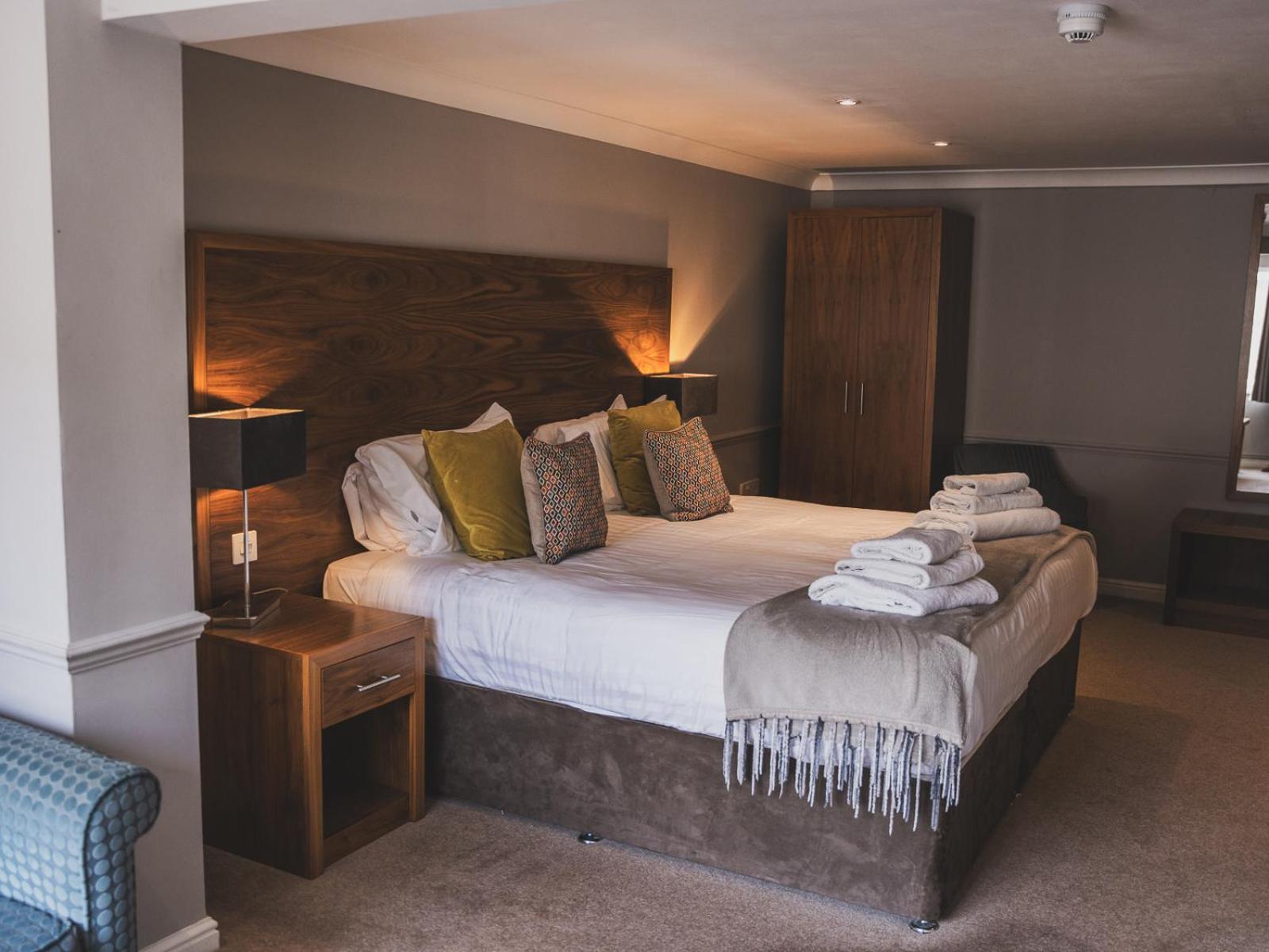 Crossways Ξενοδοχείο Wells Εξωτερικό φωτογραφία A bedroom at The Old Vicarage Hotel